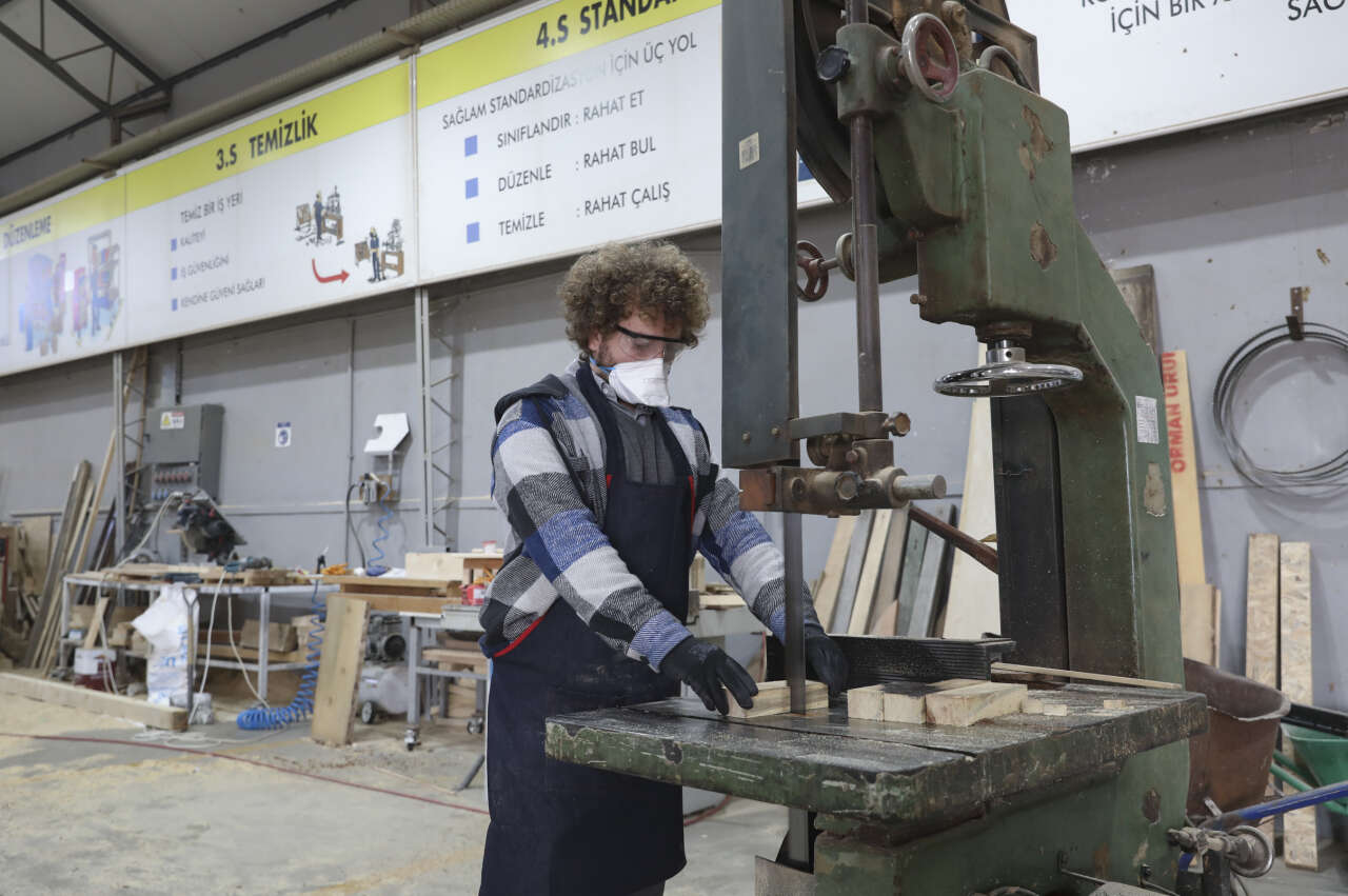 Kadınlar marangozluk öğreniyor: Mersin’de meslek değiştirenlerin hikâyesi 2